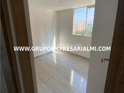 Apartamento de 2 alcobas en venta en Las Lomitas, Sabaneta, 60 m² · foto 4 de 13
