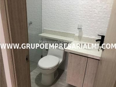Apartamento en arriendo en La Castellana, Medellín · foto 8 de 14