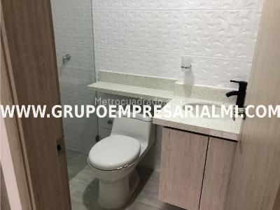 Apartamento en arriendo en La Castellana, Medellín · foto 10 de 14