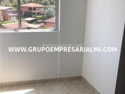 Apartamento de 3 alcobas en venta en La Doctora, Sabaneta, 60 m² · foto 3 de 4