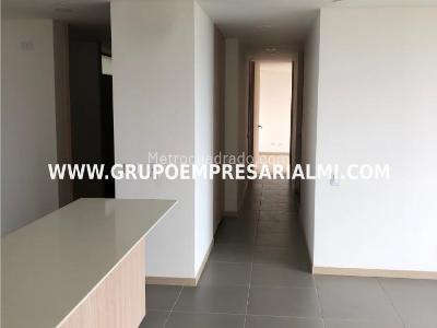 Apartamento de 4 alcobas en venta en El Escobero, Envigado, 113 m² · foto 3 de 18