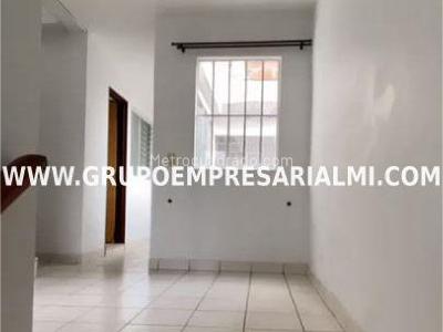 Casa de 5 alcobas en venta en Aranjuez, Medellín, 157 m² · foto 2 de 13