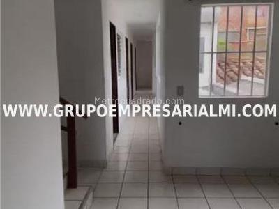Casa de 5 alcobas en venta en Aranjuez, Medellín, 157 m² · foto 5 de 13