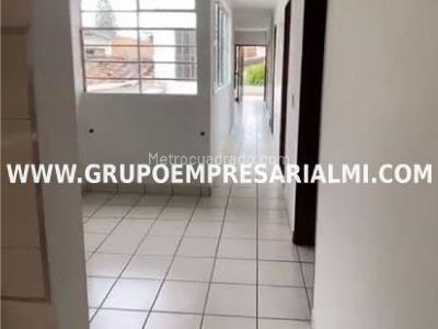 Casa de 5 alcobas en venta en Aranjuez, Medellín, 157 m² · foto 6 de 13