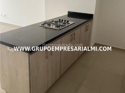 Apartamento de 3 alcobas en venta en Cabañas, Bello, 90 m² · foto 3 de 15