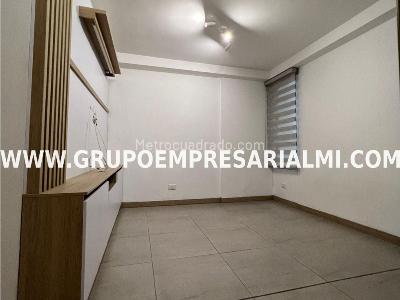 Apartamento de 3 alcobas en venta en San Jose, Sabaneta, 87 m² · foto 3 de 8
