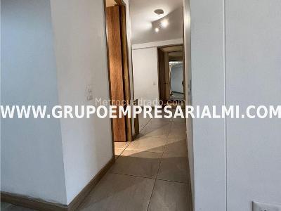 Apartamento de 3 alcobas en venta en San Jose, Sabaneta, 87 m² · foto 5 de 8