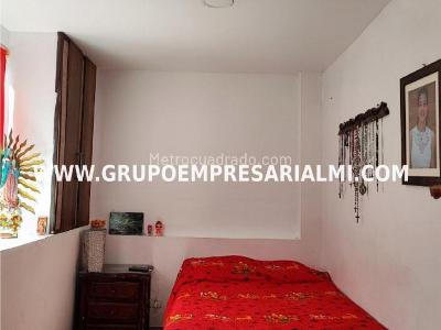 Casa de 5 alcobas en venta en El Trianon, Envigado, 226 m² · foto 10 de 18