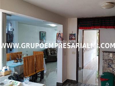 Casa de 5 alcobas en venta en El Trianon, Envigado, 226 m² · foto 8 de 18
