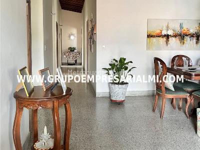 Casa de 4 alcobas en venta en Laureles, Medellín, 172 m² · foto 3 de 12