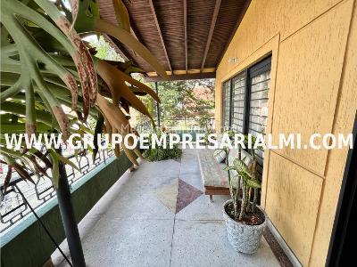 Casa de 4 alcobas en venta en Laureles, Medellín, 172 m² · foto 10 de 12