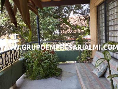 Casa de 4 alcobas en venta en Laureles, Medellín, 172 m² · foto 11 de 12