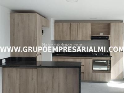 Apartamento de 3 alcobas en venta en Las Lomitas, Sabaneta, 60 m² · foto 2 de 16
