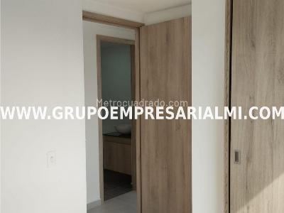 Apartamento de 3 alcobas en venta en Las Lomitas, Sabaneta, 60 m² · foto 9 de 16