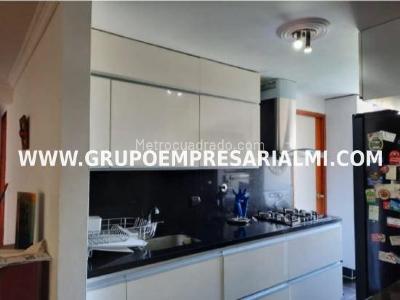Apartamento de 3 alcobas en venta en El Poblado, Medellín, 101 m² · foto 2 de 4