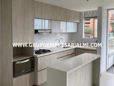 Apartamento de 2 alcobas en venta en Las Lomitas, Sabaneta, 78 m² · foto 3 de 10