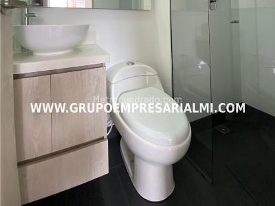 Apartamento de 2 alcobas en venta en Las Lomitas, Sabaneta, 78 m² · foto 9 de 10
