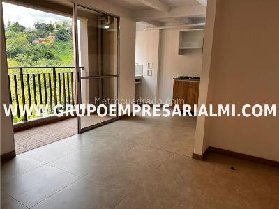 Apartamento de 3 alcobas en venta en Las Lomitas, Sabaneta, 60 m² · foto 3 de 8