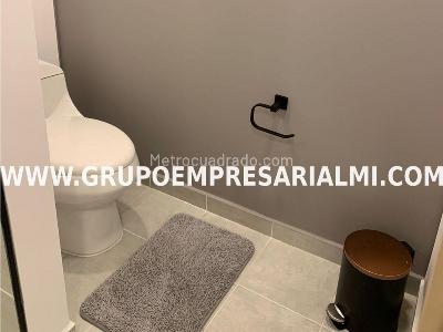 Apartamento de 2 alcobas en arriendo en El Poblado, Medellín, 70 m² · foto 7 de 10