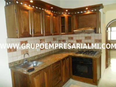 Casa de 2 alcobas en venta en Prado Centro, Medellín, 130 m² · foto 3 de 16