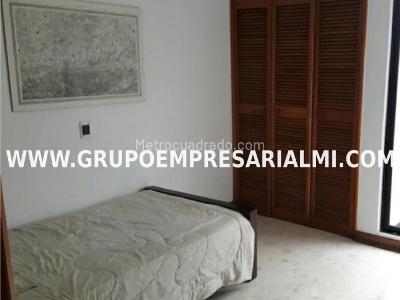 Apartamento de 3 alcobas en arriendo en El Poblado, Medellín, 135 m² · foto 5 de 11