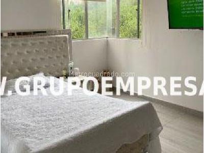 Apartamento de 2 alcobas en venta en Cabañas, Bello, 65 m² · foto 6 de 12