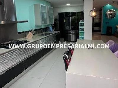 Apartamento de 3 alcobas en venta en Cabañas, Bello, 580 m² · foto 2 de 12