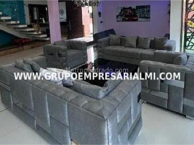 Apartamento de 3 alcobas en venta en Cabañas, Bello, 580 m² · foto 4 de 12