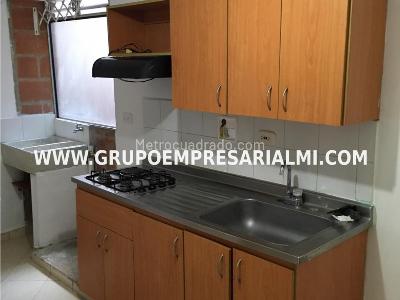 Apartamento en venta en Boston, Medellín · foto 2 de 5