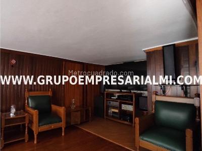 Casa de 4 alcobas en venta en Estadio, Medellín, 220 m² · foto 6 de 16