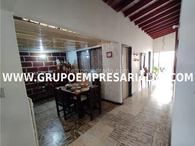 Apartamento de 5 alcobas en venta en La America, Medellín, 237 m² · foto 3 de 20
