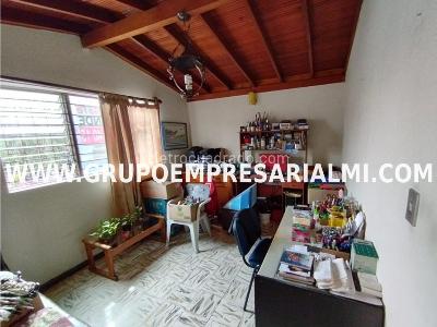 Apartamento de 5 alcobas en venta en La America, Medellín, 237 m² · foto 4 de 20