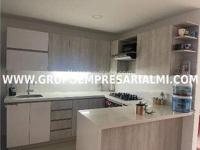 Apartamento de 3 alcobas en venta en El Poblado, Medellín, 88 m² · foto 2 de 19