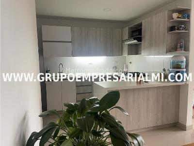 Apartamento de 3 alcobas en venta en El Poblado, Medellín, 88 m² · foto 3 de 19
