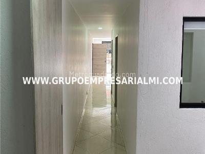 Apartamento de 3 alcobas en venta en Cabañitas, Bello, 71 m² · foto 2 de 10