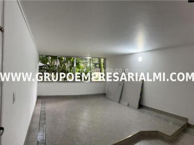 Apartamento de 3 alcobas en venta en El Poblado, Medellín, 130 m² · foto 2 de 20