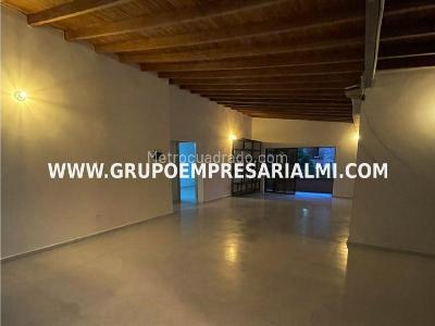 Casa de 5 alcobas en arriendo en Laureles, Medellín, 315 m² · foto 3 de 15