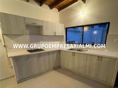 Casa de 5 alcobas en arriendo en Laureles, Medellín, 315 m² · foto 8 de 15