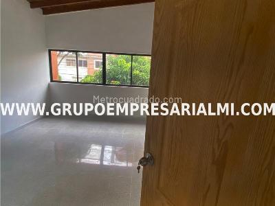Casa de 5 alcobas en arriendo en Laureles, Medellín, 315 m² · foto 10 de 15