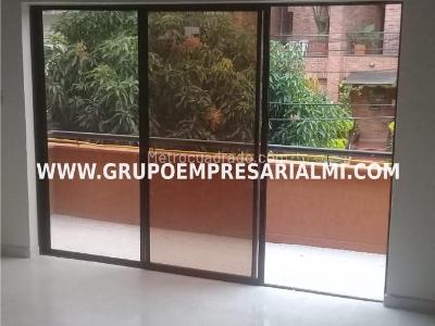 Casa de 5 alcobas en arriendo en Laureles, Medellín, 315 m² · foto 15 de 15