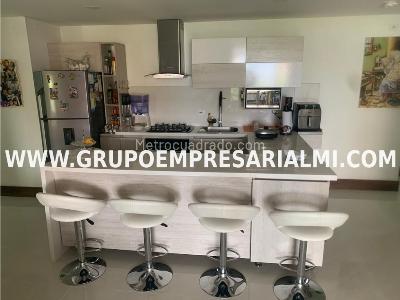 Apartamento de 3 alcobas en venta en La Doctora, Sabaneta, 122 m² · foto 2 de 18