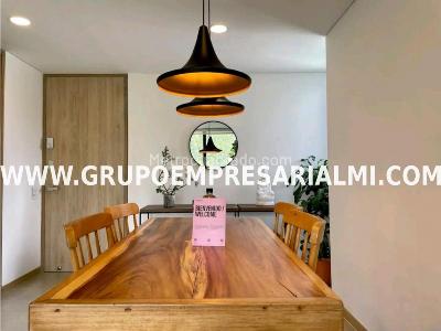 Apartamento de 2 alcobas en arriendo en El Poblado, Medellín, 70 m² · foto 4 de 10