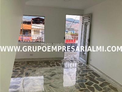 Casa de 4 alcobas en venta en Villa Hermosa, Medellín, 125 m² · foto 2 de 15