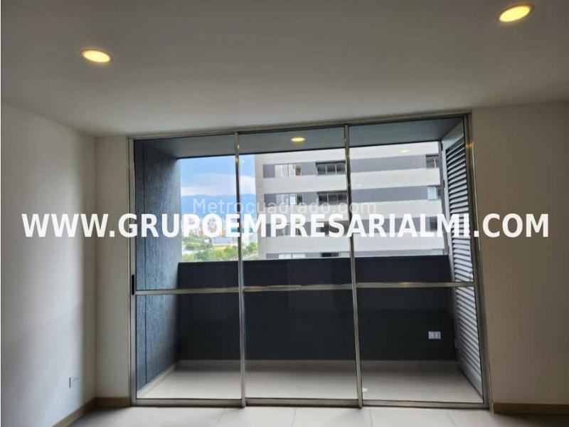 Modern 3BR Apartment for Rent in Guayabal (Ciudad del Río) - 2