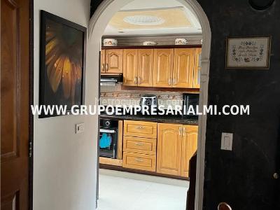 Apartamento en venta en Manrique, Medellín · foto 7 de 20