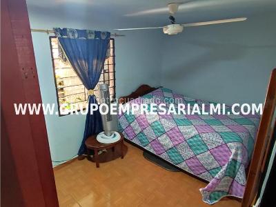 Casa de 4 alcobas en venta en Castilla, Medellín, 100 m² · foto 3 de 11