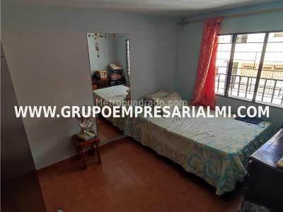 Casa de 4 alcobas en venta en Castilla, Medellín, 100 m² · foto 4 de 11