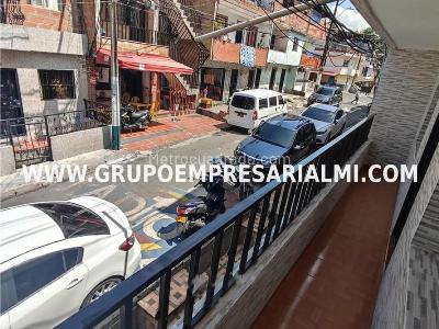 Casa de 4 alcobas en venta en Castilla, Medellín, 100 m² · foto 10 de 11