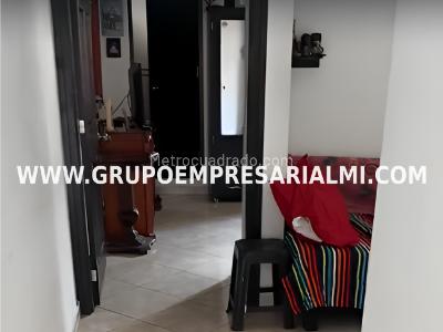 Apartamento de 2 alcobas en venta en Cristo Rey, Medellín, 72 m² · foto 3 de 10