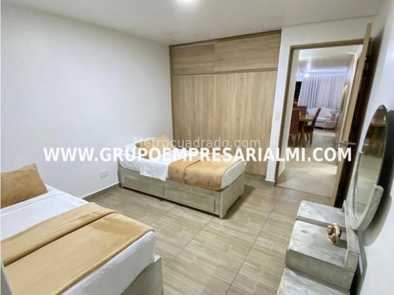 Spacious 3BR Apartment with 5 Baths in Laureles - 4